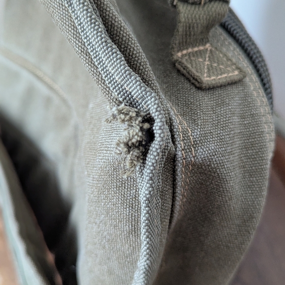 Rainforest Cafe Olive Color One Shoulder Tactical Bag - Picture 13 of 13